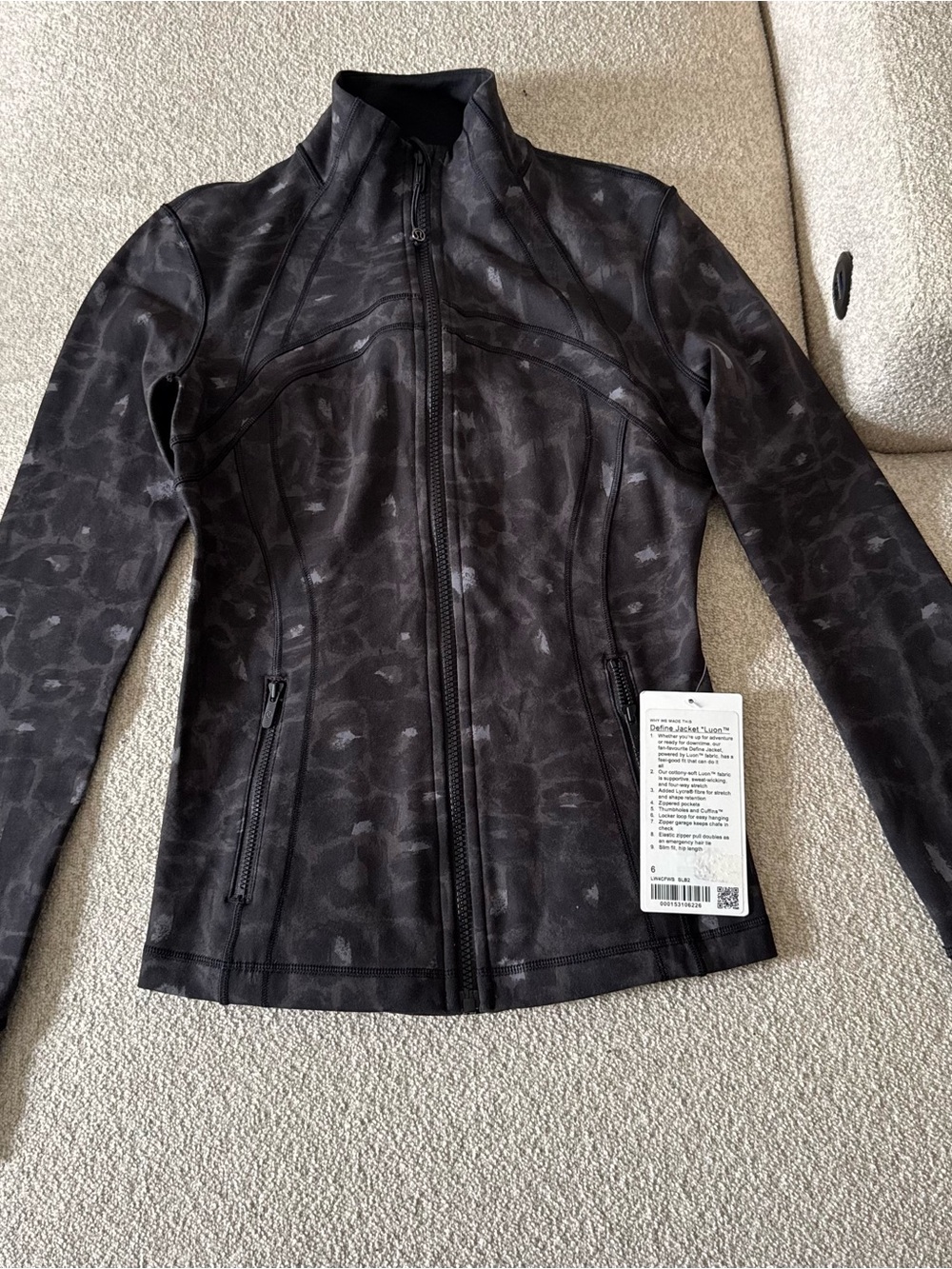 Lululemon Define Jacket Luon (size 6)